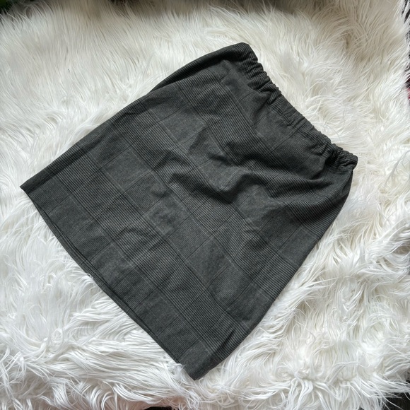 Aritzia Babaton Jimmy plaid skirt, size M - Picture 5 of 6